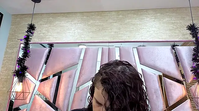 Snapshot of ThaliaCross chatting on 11-13-25, 07:46 ThaliaCross online show from 11-13-25, 07:46