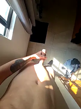 Snapshot of ferrerexoti chatting on 12-15-25, 08:46 ferrerexoti online show from 12-15-25, 08:46