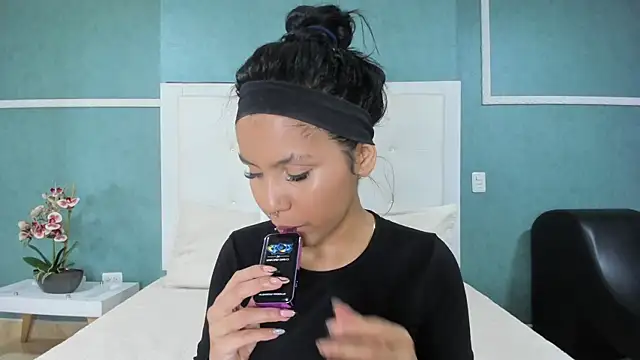 ania gomez online show from 09-26-25, 09:19