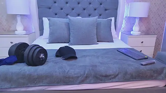 ZoeKrug online show from 12-03-25, 11:41