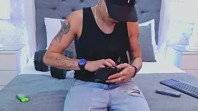 ZoeKrug online show from 01-18-26, 03:21