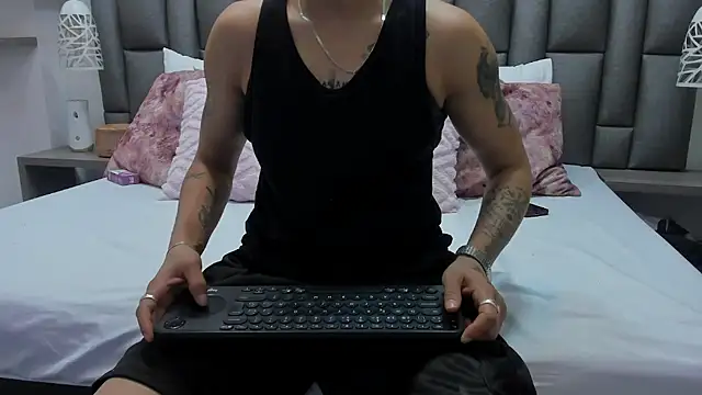 ZoeKrug online show from 02-23-26, 12:24