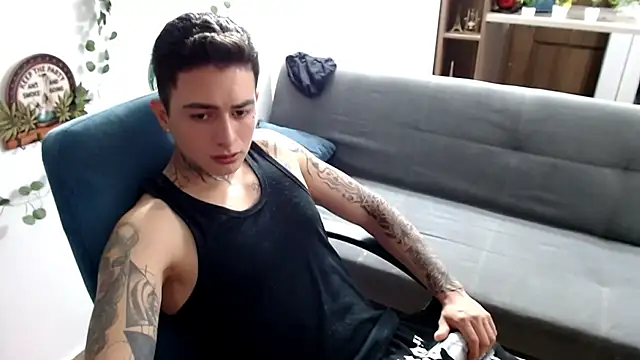 Snapshot of santii_ss chatting on 04-05-26, 02:42 santii ss online show from 04-05-26, 02:42