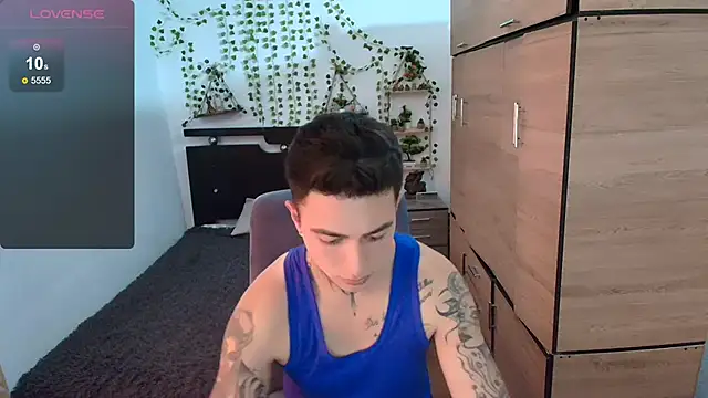 Snapshot of santii_ss chatting on 04-21-26, 03:50 santii ss online show from 04-21-26, 03:50