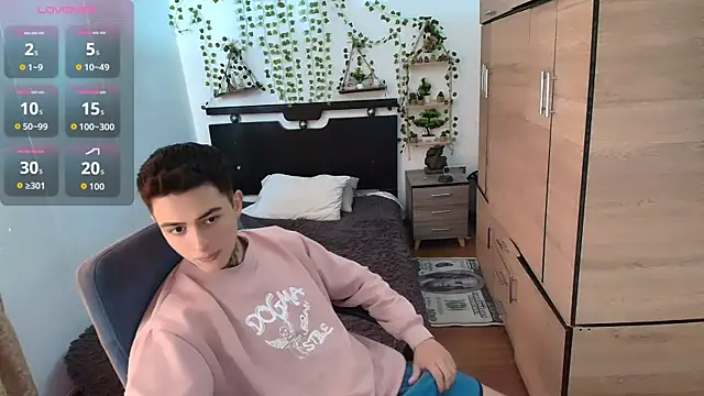 Snapshot of santii_ss chatting on 04-26-26, 03:21 santii ss online show from 04-26-26, 03:21