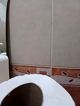 Snapshot of JesVel chatting on 11-10-25, 12:31 JesVel online show from 11-10-25, 12:31