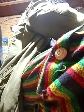 LecheDeSoya666 online show from 10-02-25, 03:13