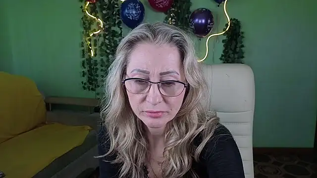 Snapshot of Habibi_Honeyy chatting on 09-10-25, 12:05 Habibi Honeyy online show from 09-10-25, 12:05