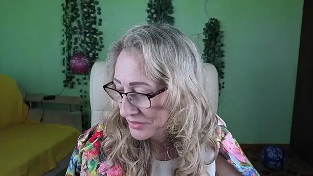 Snapshot of Habibi_Honeyy chatting on 10-01-25, 11:16 Habibi Honeyy online show from 10-01-25, 11:16