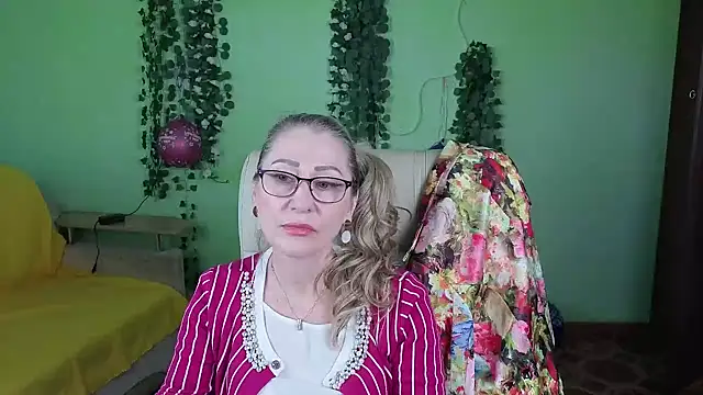 Snapshot of Habibi_Honeyy chatting on 10-03-25, 04:53 Habibi Honeyy online show from 10-03-25, 04:53