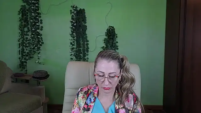 Snapshot of Habibi_Honeyy chatting on 10-18-25, 11:11 Habibi Honeyy online show from 10-18-25, 11:11