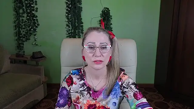 Snapshot of Habibi_Honeyy chatting on 10-28-25, 04:49 Habibi Honeyy online show from 10-28-25, 04:49