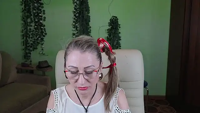 Snapshot of Habibi_Honeyy chatting on 11-05-25, 11:10 Habibi Honeyy online show from 11-05-25, 11:10