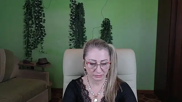 Snapshot of Habibi_Honeyy chatting on 11-07-25, 04:56 Habibi Honeyy online show from 11-07-25, 04:56