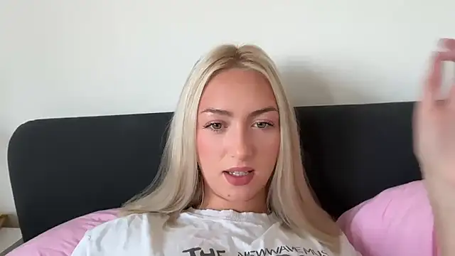 Kitty Swetty online show from 10-02-25, 10:44