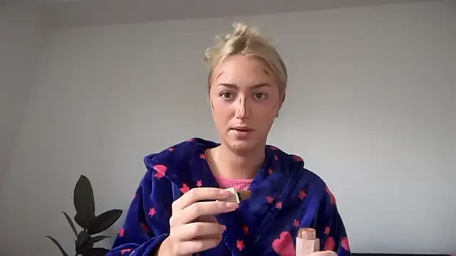 Kitty Swetty online show from 10-07-25, 08:55