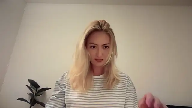 Kitty Swetty online show from 04-15-26, 08:31