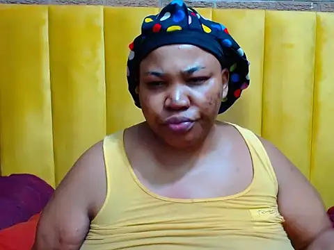 Snapshot of GiantDeal69 chatting on 05-21-26, 12:45 GiantDeal69 online show from 05-21-26, 12:45