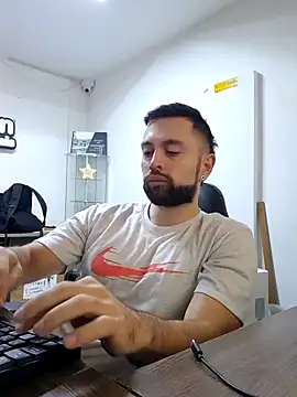 Snapshot of Nacho_Masters chatting on 10-15-25, 01:11 Nacho Masters online show from 10-15-25, 01:11