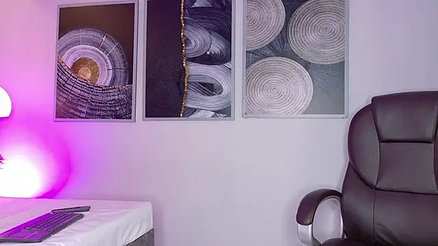 ElisaPeters online show from 09-24-25, 06:06