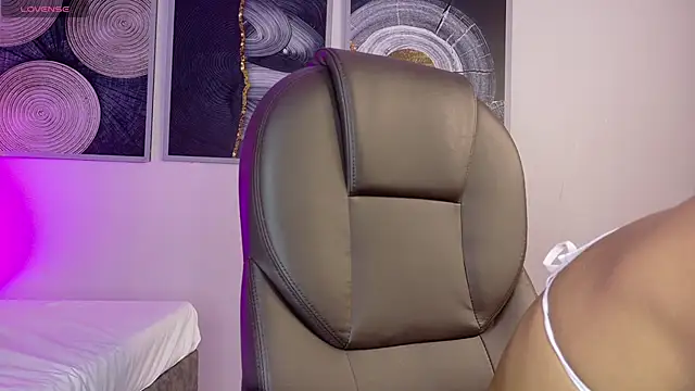 ElisaPeters online show from 10-05-25, 03:05