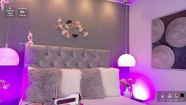 ElisaPeters online show from 10-25-25, 01:02