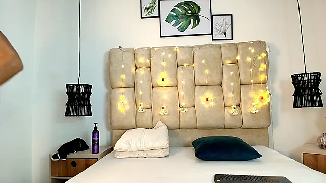 Snapshot of Zoelucas chatting on 12-05-25, 12:03 Zoelucas online show from 12-05-25, 12:03