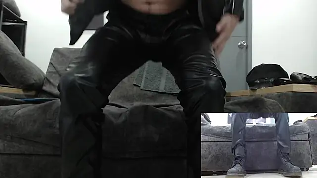 Snapshot of mackdaniels chatting on 10-30-25, 08:31 mackdaniels online show from 10-30-25, 08:31