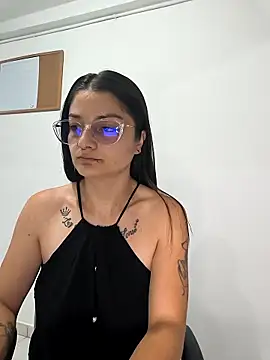 Coralinne   online show from 05-04-26, 01:12