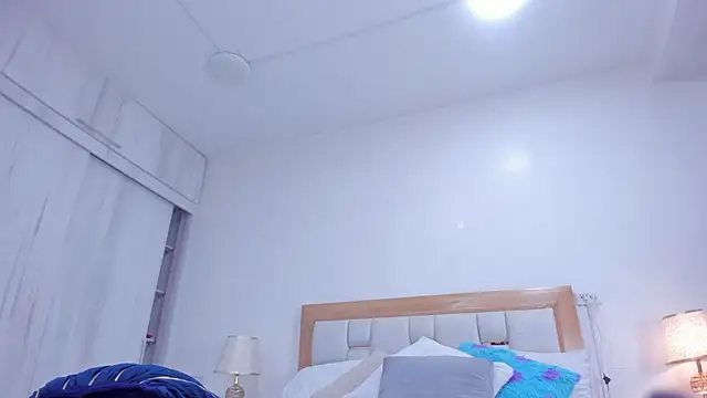 megan rous  online show from 11-25-25, 03:06