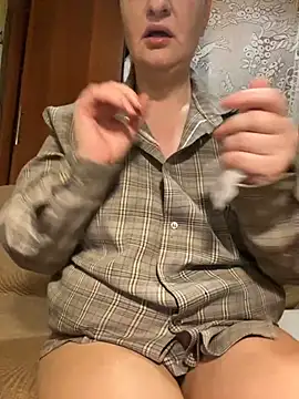 Snapshot of FetishIris chatting on 09-26-25, 03:21 FetishIris online show from 09-26-25, 03:21