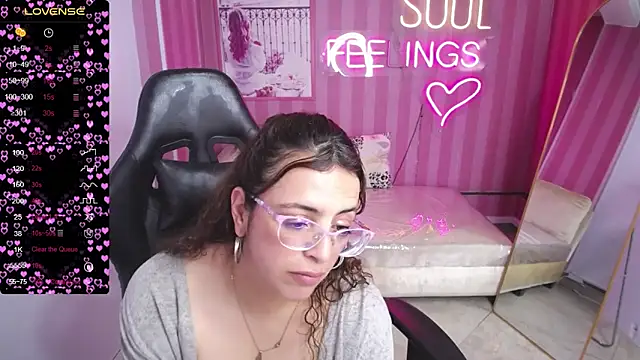 Snapshot of _Evoni_b chatting on 09-09-25, 01:38  Evoni b online show from 09-09-25, 01:38