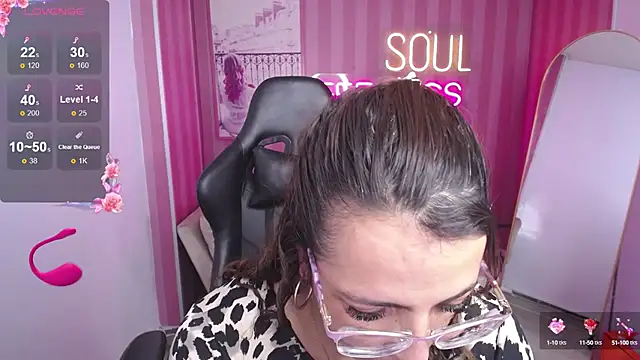 Snapshot of _Evoni_b chatting on 09-12-25, 07:47  Evoni b online show from 09-12-25, 07:47