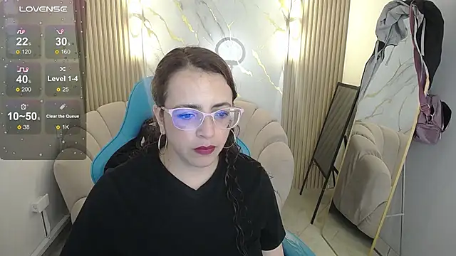 Snapshot of _Evoni_b chatting on 10-05-25, 12:25  Evoni b online show from 10-05-25, 12:25