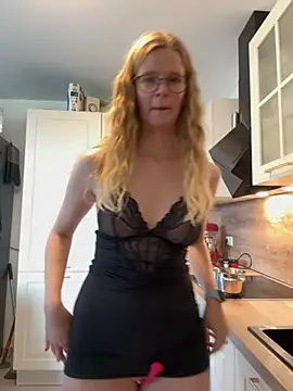 Bikergirl 97 online show from 09-30-25, 11:37