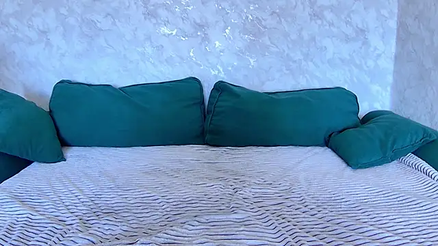 Snapshot of AliceSinner chatting on 10-19-25, 07:53 AliceSinner online show from 10-19-25, 07:53