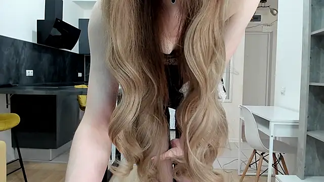 Kitty Player online show from 04-19-26, 07:40