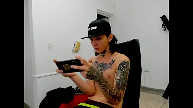 StraightBoy Nick online show from 04-20-26, 09:27