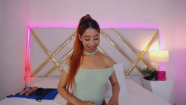 laila stilwiills online show from 04-25-26, 09:34