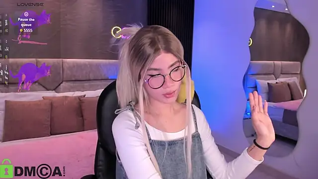 Arinextdoor online show from 10-13-25, 11:49