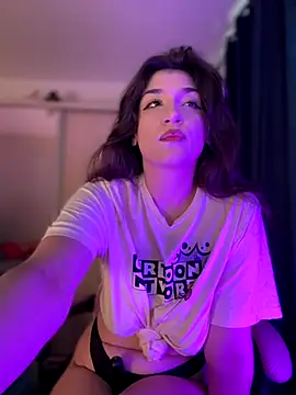 Snapshot of ScarletBloom_ chatting on 09-29-25, 11:59 ScarletBloom  online show from 09-29-25, 11:59