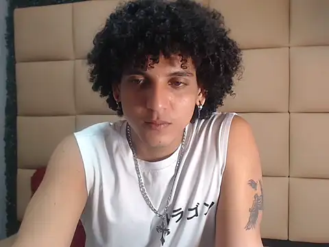 Xfire boy69 online show from 10-06-25, 03:09