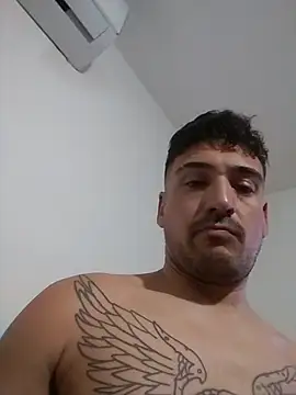 Snapshot of bigandstrong2217 chatting on 09-11-25, 05:13 bigandstrong2217 online show from 09-11-25, 05:13