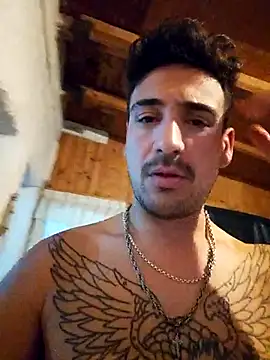 Snapshot of bigandstrong2217 chatting on 09-28-25, 09:03 bigandstrong2217 online show from 09-28-25, 09:03