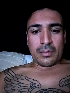 Snapshot of bigandstrong2217 chatting on 10-09-25, 06:33 bigandstrong2217 online show from 10-09-25, 06:33