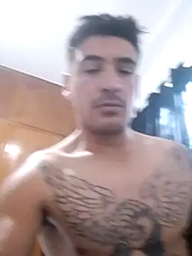 Snapshot of bigandstrong2217 chatting on 12-13-25, 08:47 bigandstrong2217 online show from 12-13-25, 08:47