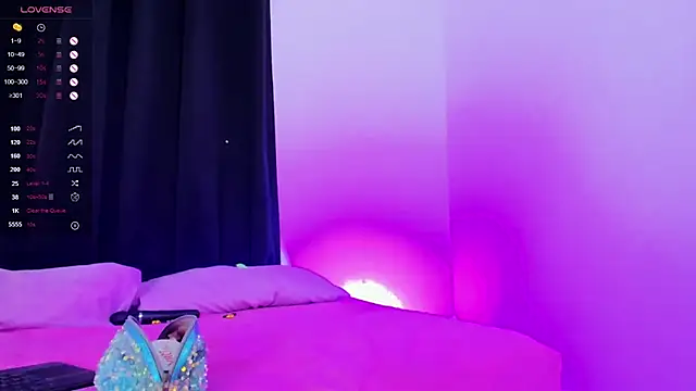 Snapshot of RoseeCarter chatting on 09-14-25, 09:03 RoseeCarter online show from 09-14-25, 09:03