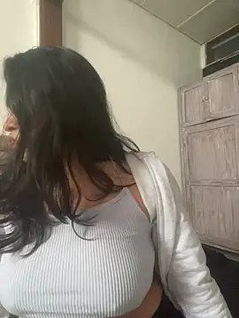 EmilyNoir1 online show from 07-04-26, 05:52