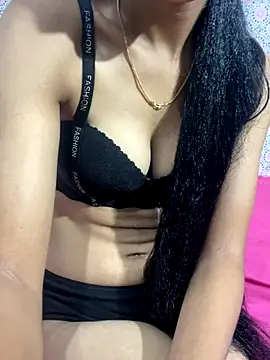 Snapshot of chandiqueen chatting on 09-21-25, 04:52 chandiqueen online show from 09-21-25, 04:52