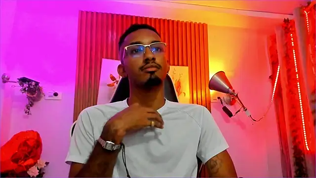Snapshot of Darwin_mayo chatting on 09-16-25, 05:14 Darwin mayo online show from 09-16-25, 05:14